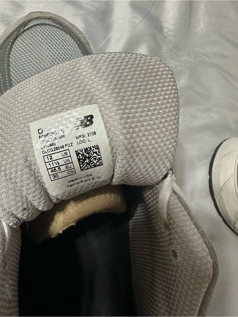 NEW BALANCE 990V5 MEN SHOES